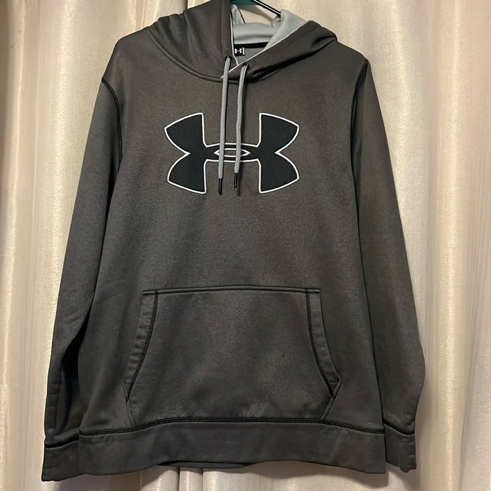 Men’s under Armour hoodie